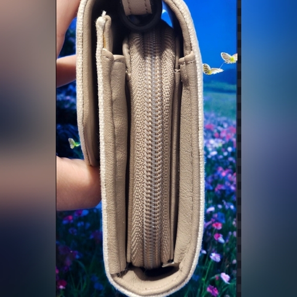 Simply Vera Vera Wang Tie-Dye Print Wallet/Crossbody Bag - Picture 6 of 8